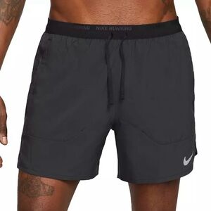 NWT  Nike Dri Fit Men’s Large Black Running Shorts Stride 5" Lined DM4755-010